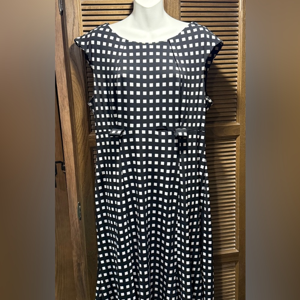 Connected Apparel Black and White Grid Midi Dress